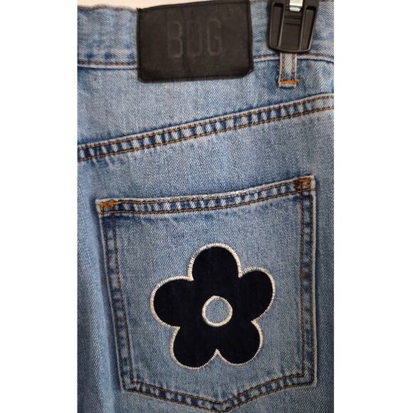 Urban Outfitters BDG Skater Baggy Jean Daisy Patch Distressed Flared Leg 25x32 - Picture 6 of 14